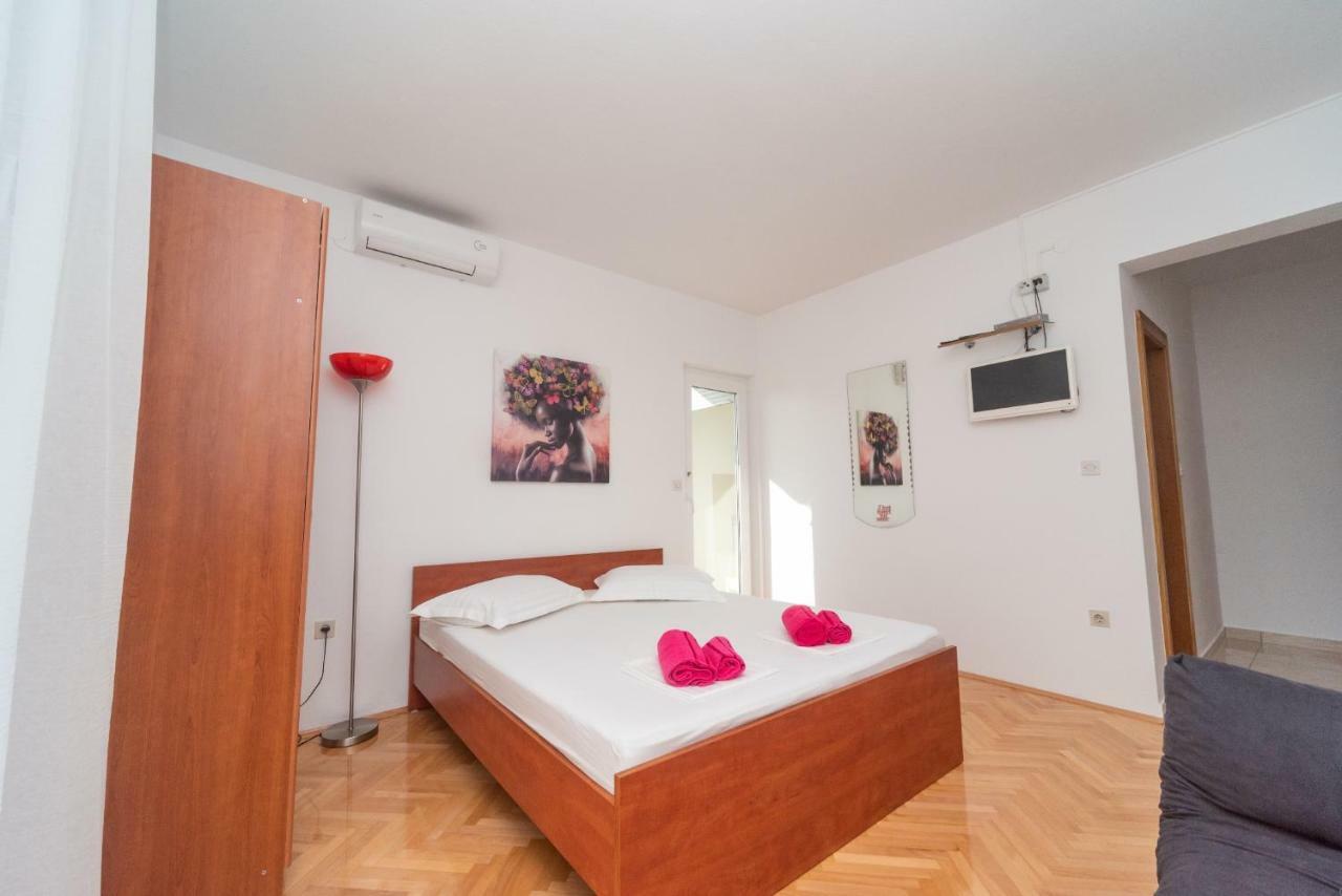 Appartamento Marios Brela Esterno foto
